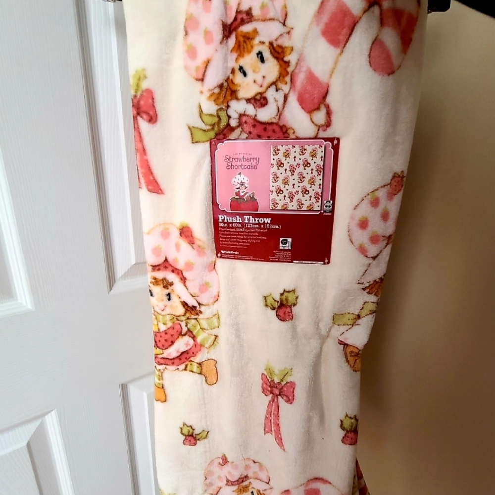 Strawberry Shortcake Christmas Blanket 🎄